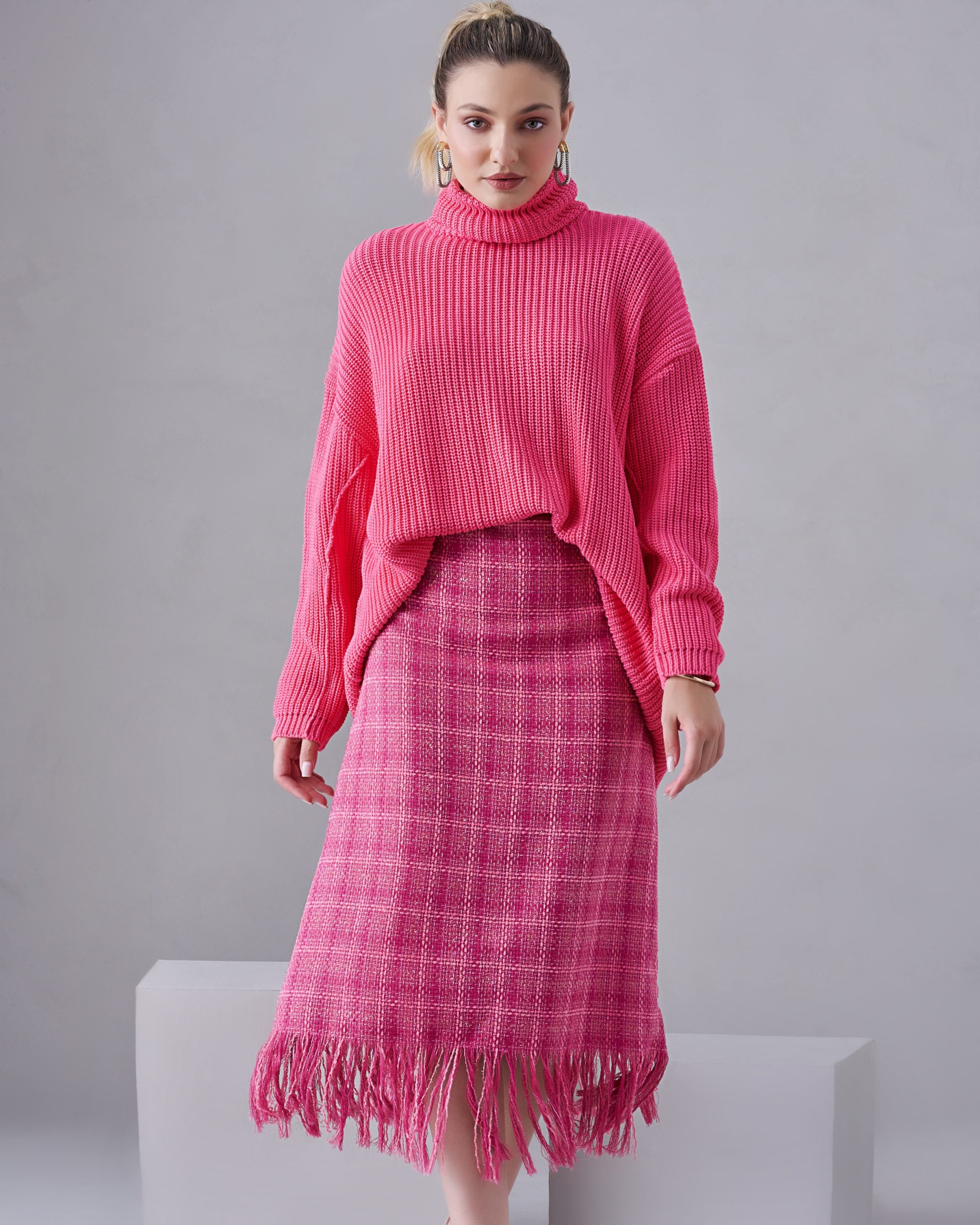 Saia Alexia Tweed Desfiado Rosa ammis moda