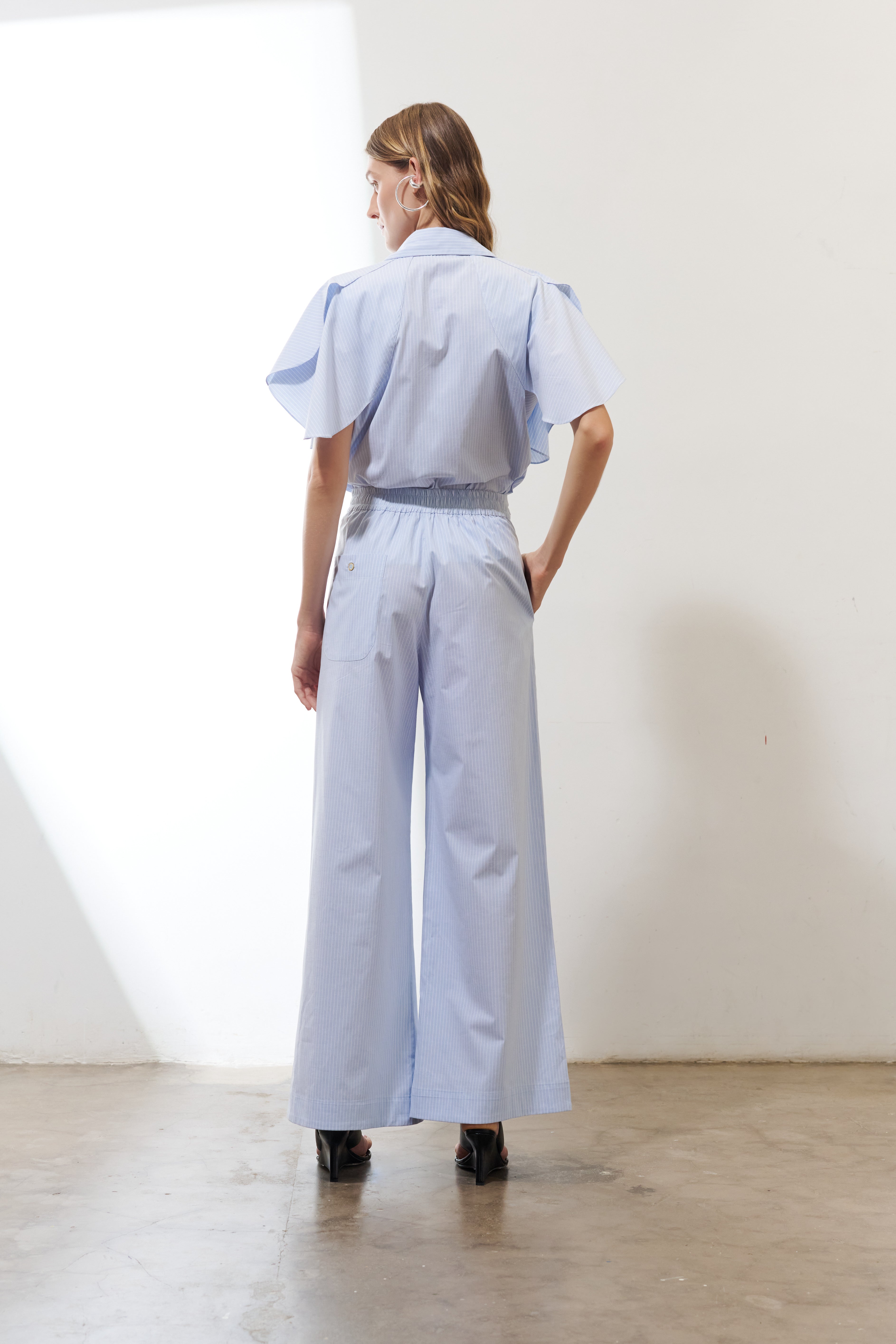 CALÇA CAPRI LISTRADA