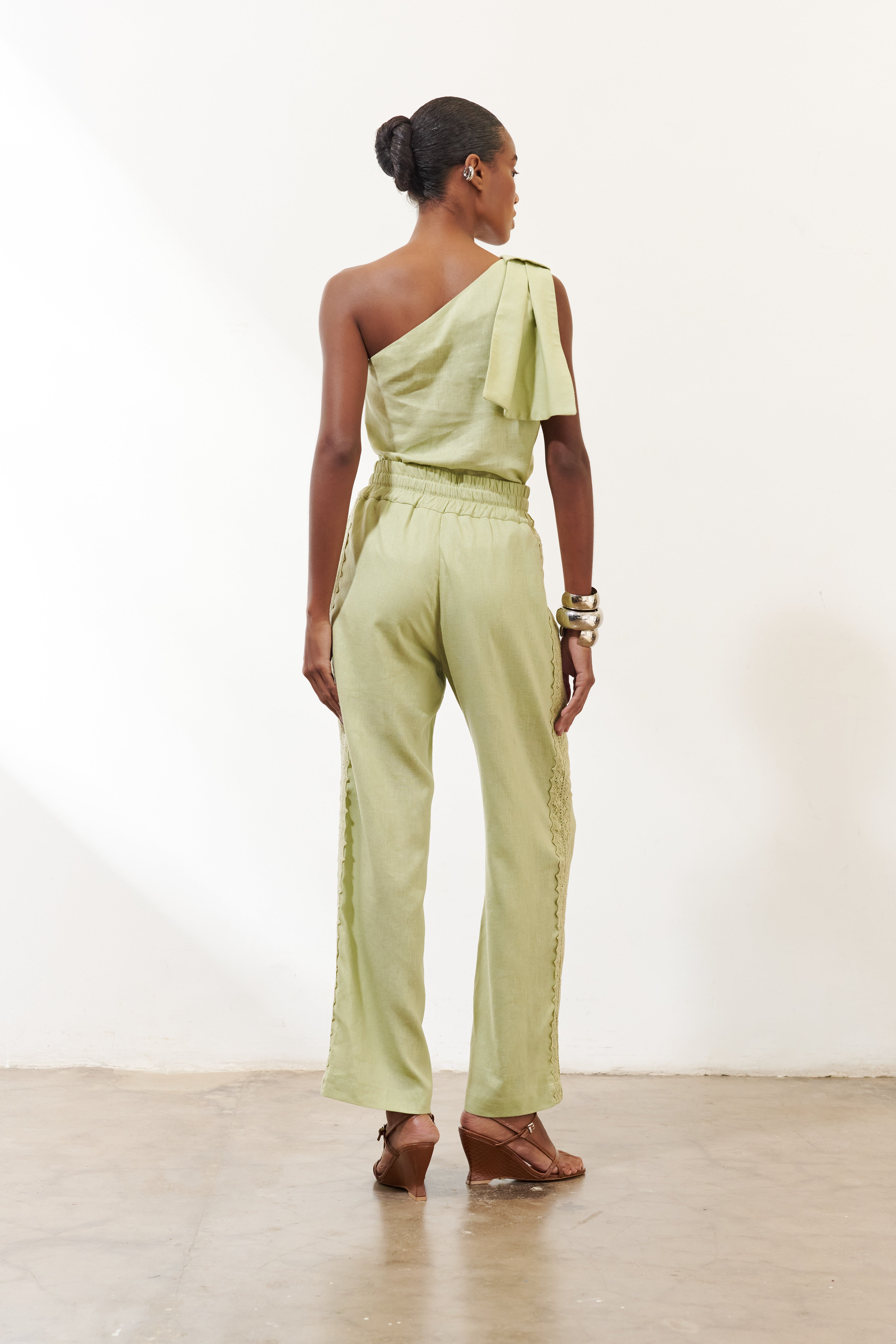 CALÇA CECÍLIA COM RENDA