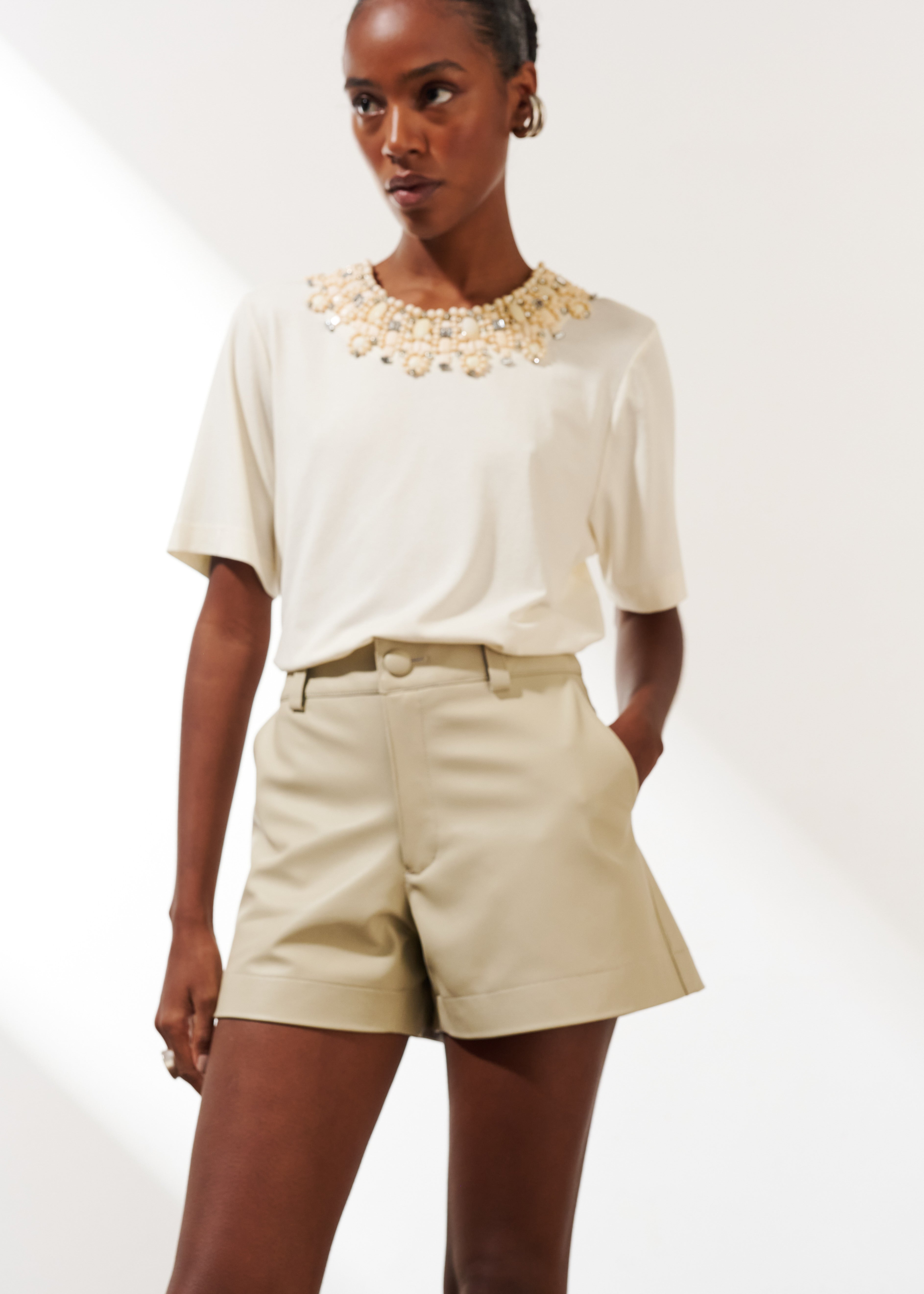  Blusa Marbella Bordada Gola Ammis 