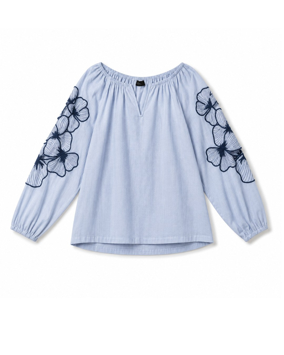 Blusa feminina branca com mangas bordadas e decote V AMMIS
