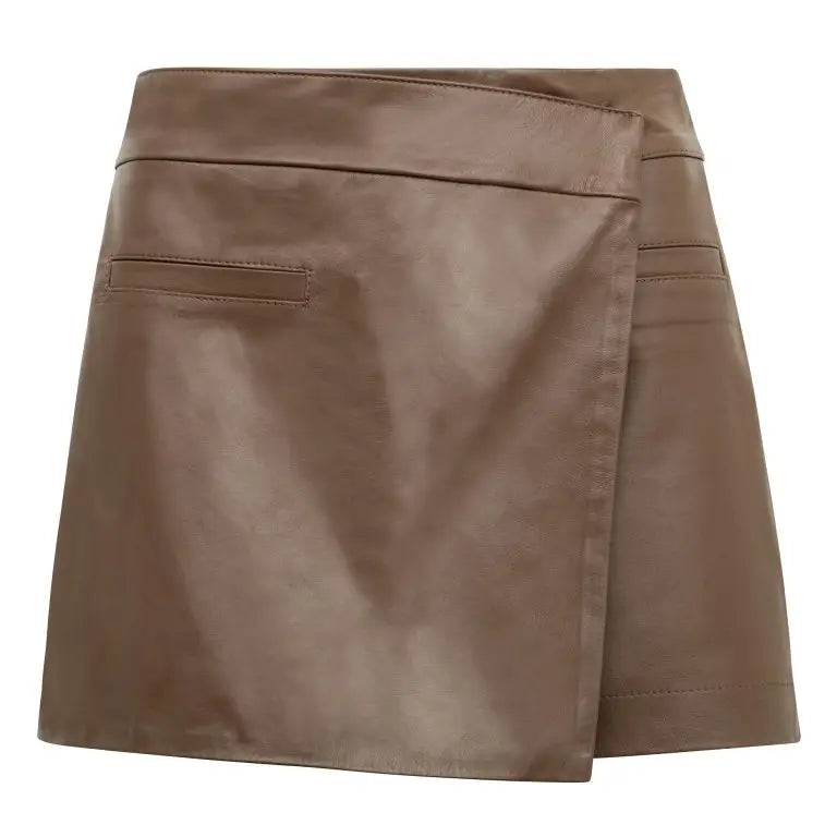 Short Saia Milene Couro Preto
