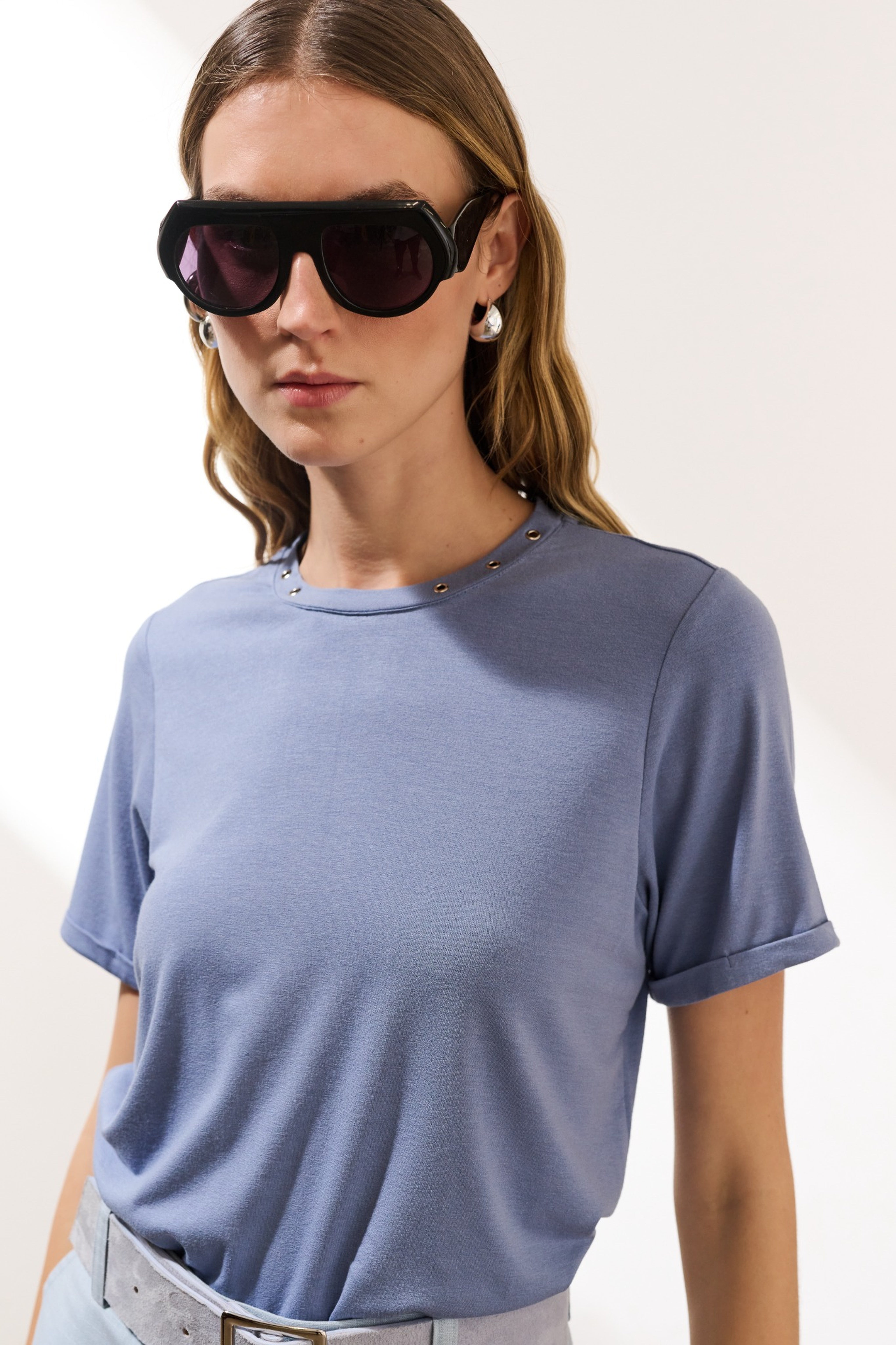 BLUSA MARBELLA COM ILHOS