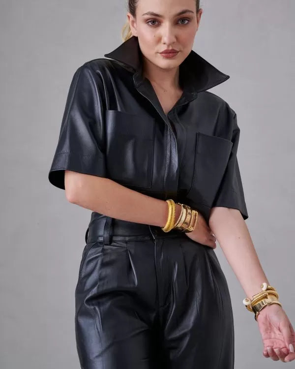 Camisa Lexia Cropped Couro Preto ammis moda
