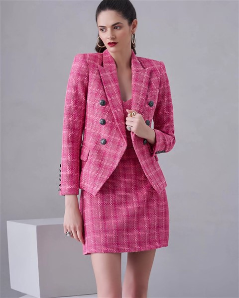 Blazer Italy Tweed Rosa: o encontro perfeito entre elegância clássica e estilo contemporâneo!