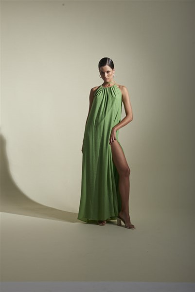 Descubra a versatilidade e elegância do Vestido Dai Verde da Ammis Moda!